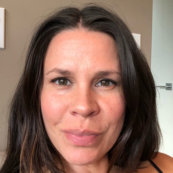 Meet your Posher, Jennifer - Picture 1 of 1